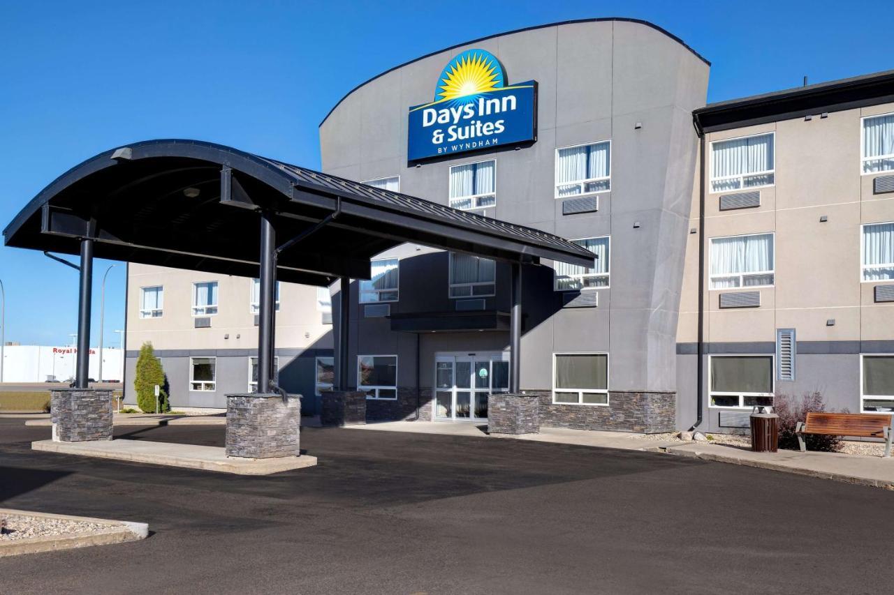 Days Inn & Suites By Wyndham יורקטון מראה חיצוני תמונה