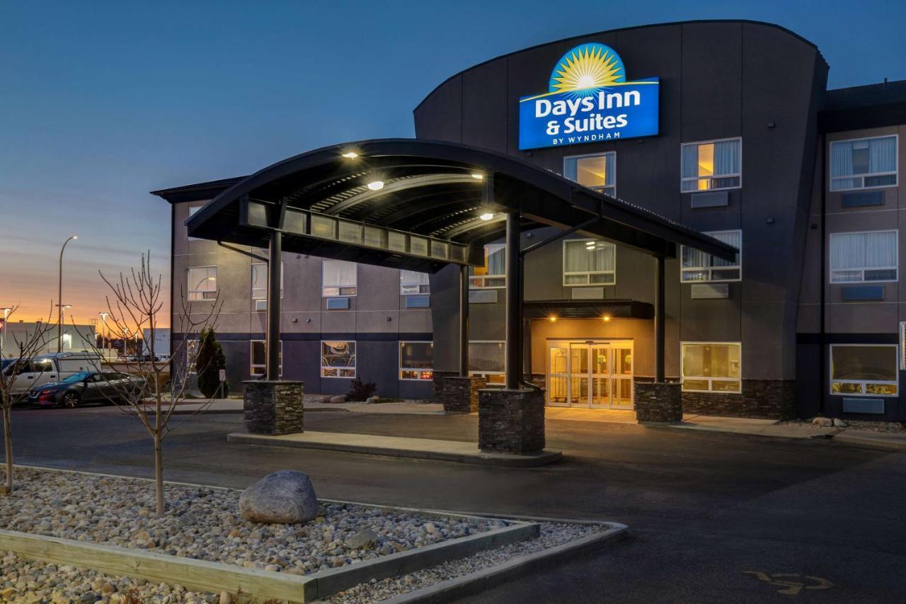 Days Inn & Suites By Wyndham יורקטון מראה חיצוני תמונה