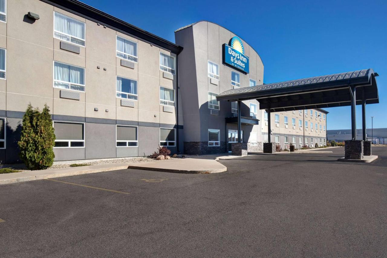 Days Inn & Suites By Wyndham יורקטון מראה חיצוני תמונה