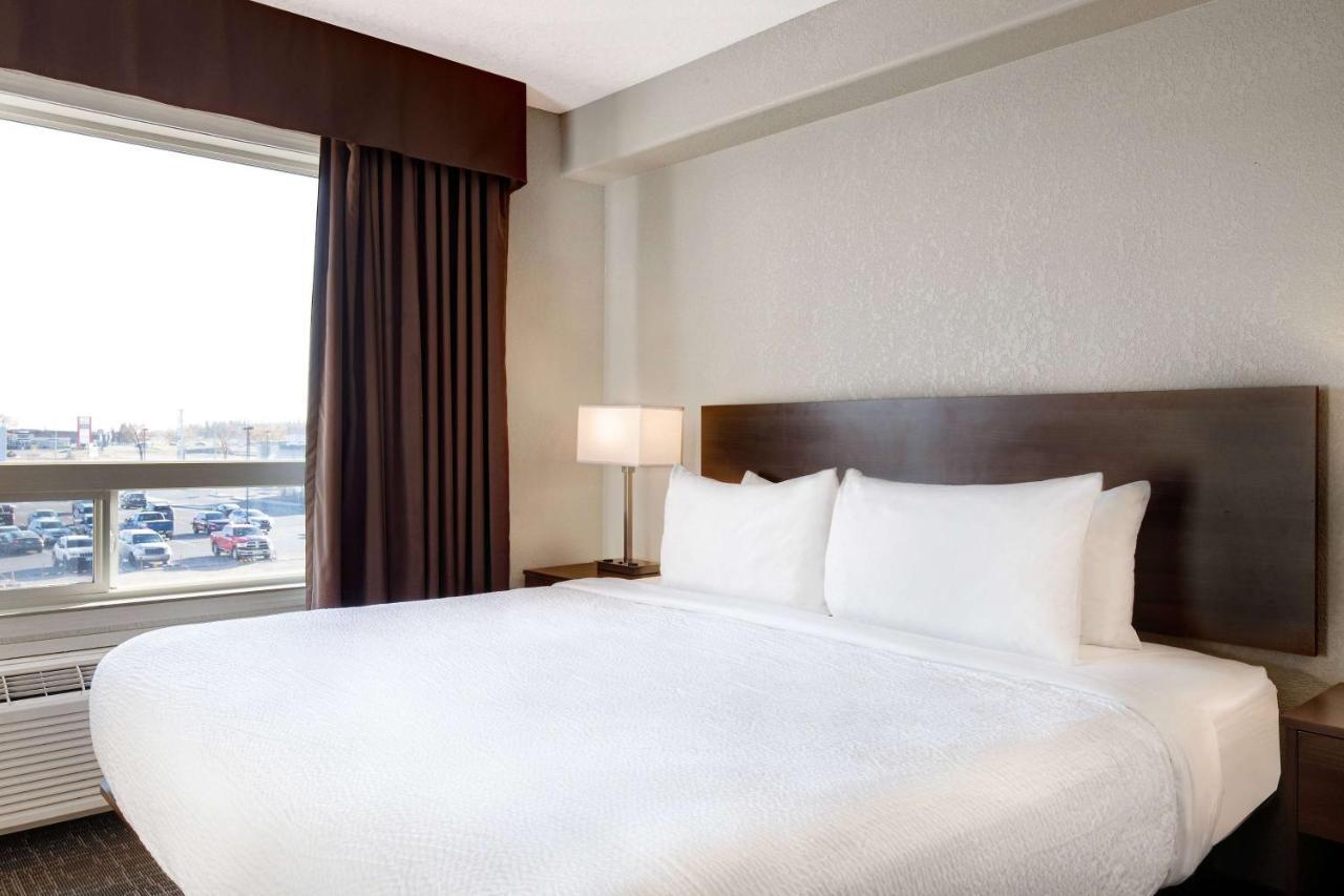 Days Inn & Suites By Wyndham יורקטון מראה חיצוני תמונה