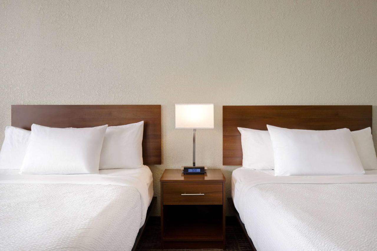 Days Inn & Suites By Wyndham יורקטון מראה חיצוני תמונה