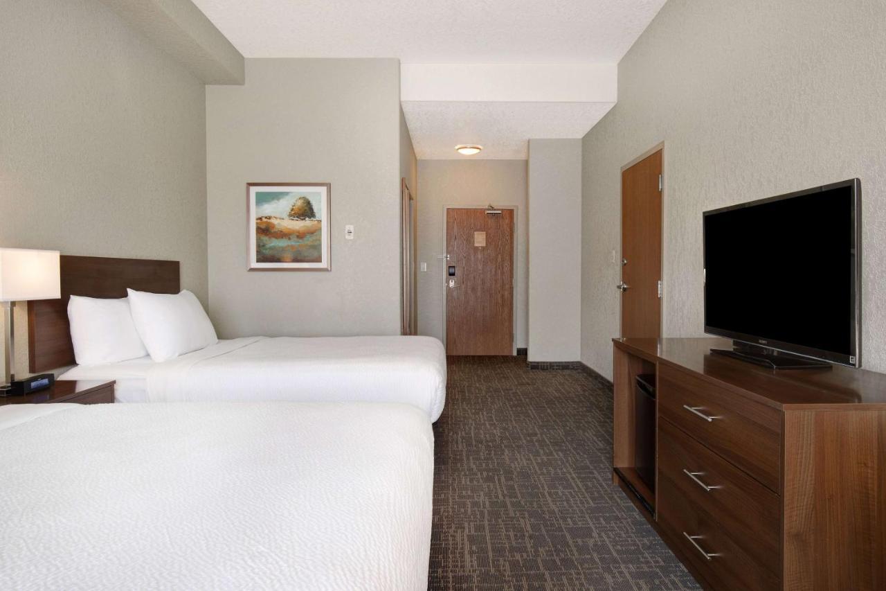 Days Inn & Suites By Wyndham יורקטון מראה חיצוני תמונה