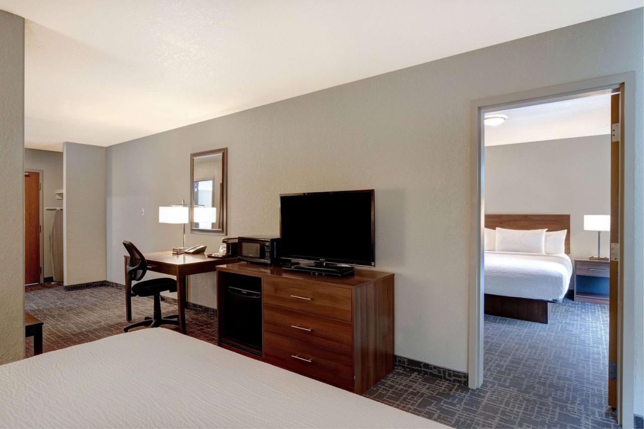 Days Inn & Suites By Wyndham יורקטון מראה חיצוני תמונה