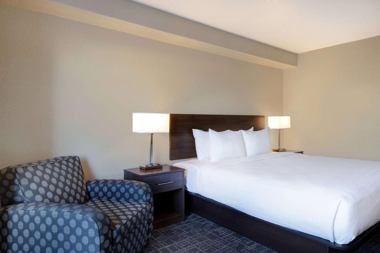 Days Inn & Suites By Wyndham יורקטון מראה חיצוני תמונה