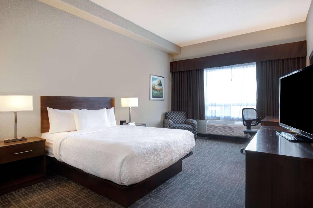 Days Inn & Suites By Wyndham יורקטון מראה חיצוני תמונה