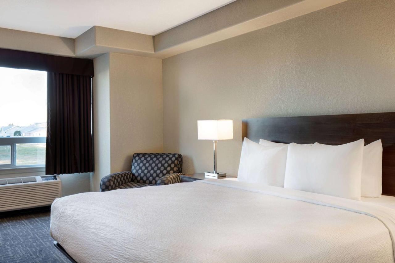 Days Inn & Suites By Wyndham יורקטון מראה חיצוני תמונה