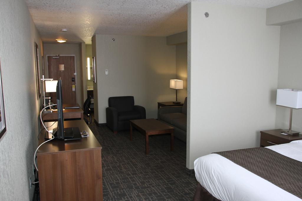 Days Inn & Suites By Wyndham יורקטון מראה חיצוני תמונה