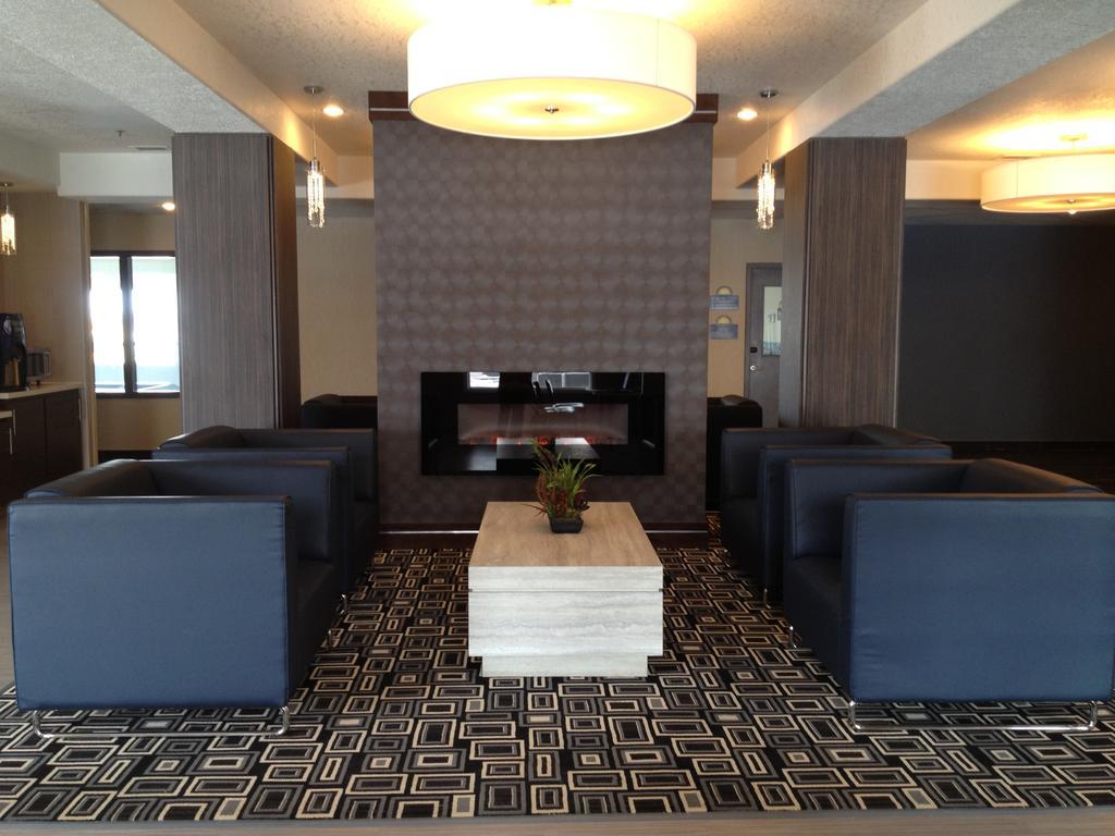 Days Inn & Suites By Wyndham יורקטון מראה חיצוני תמונה