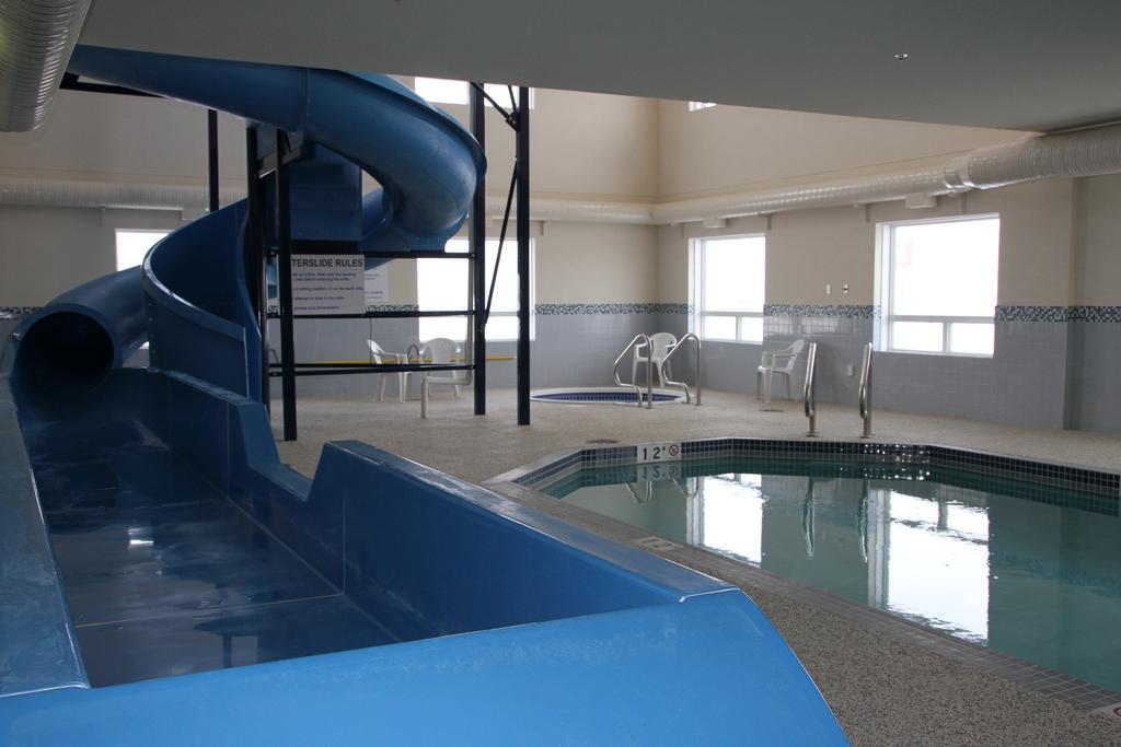 Days Inn & Suites By Wyndham יורקטון מראה חיצוני תמונה