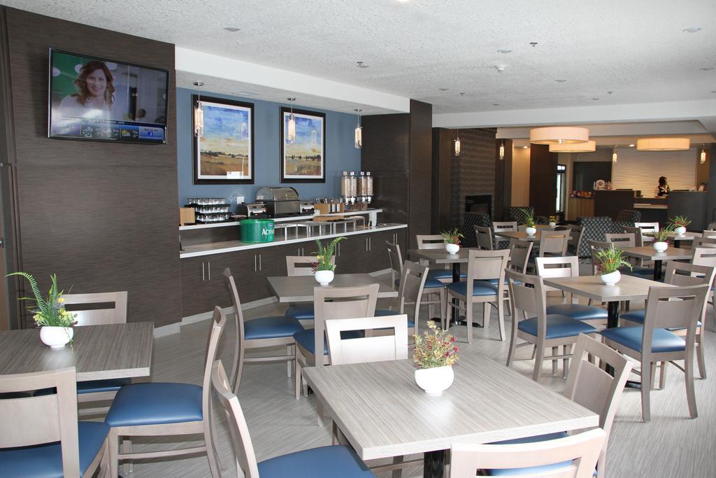 Days Inn & Suites By Wyndham יורקטון מראה חיצוני תמונה