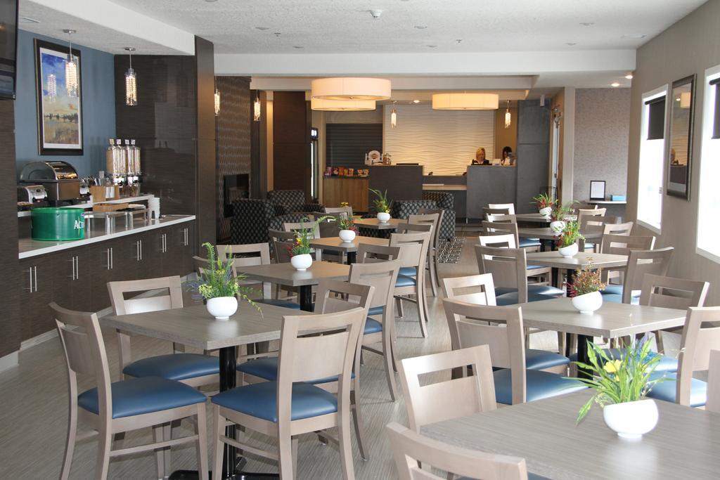 Days Inn & Suites By Wyndham יורקטון מראה חיצוני תמונה