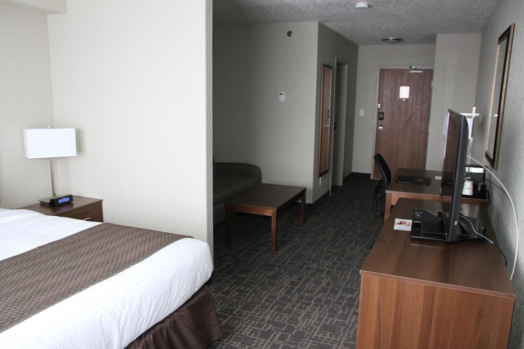 Days Inn & Suites By Wyndham יורקטון מראה חיצוני תמונה