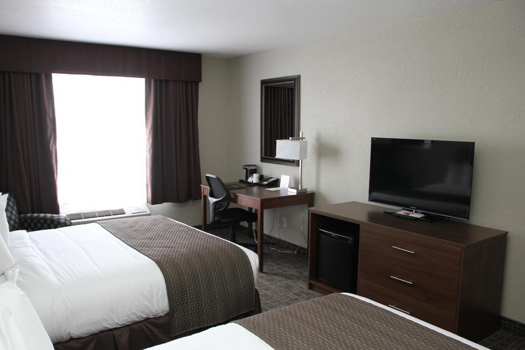 Days Inn & Suites By Wyndham יורקטון מראה חיצוני תמונה
