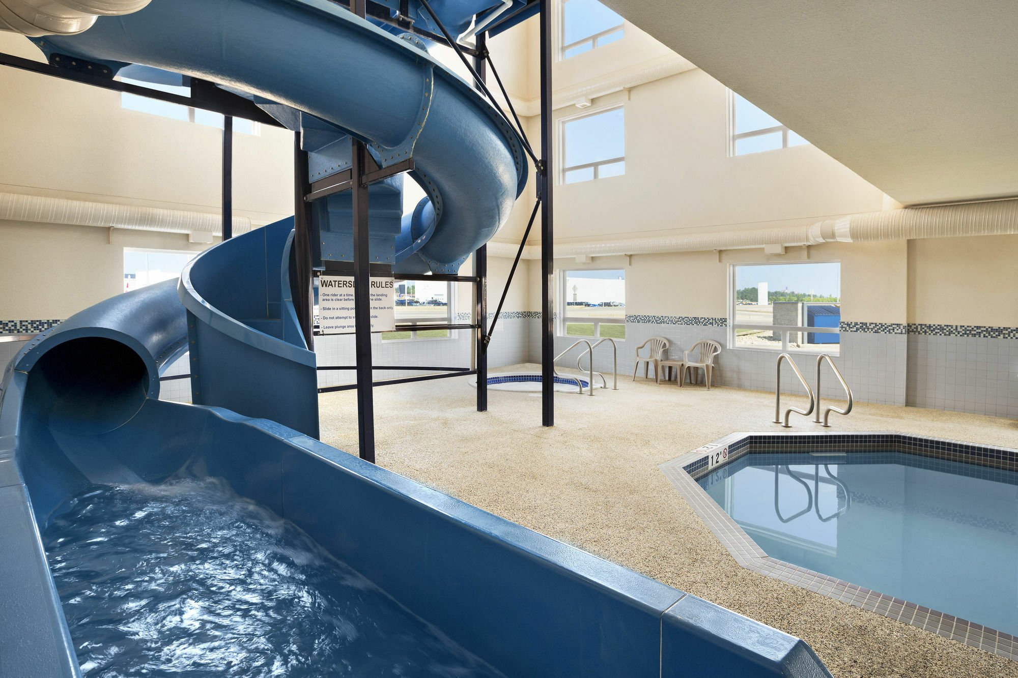 Days Inn & Suites By Wyndham יורקטון מראה חיצוני תמונה