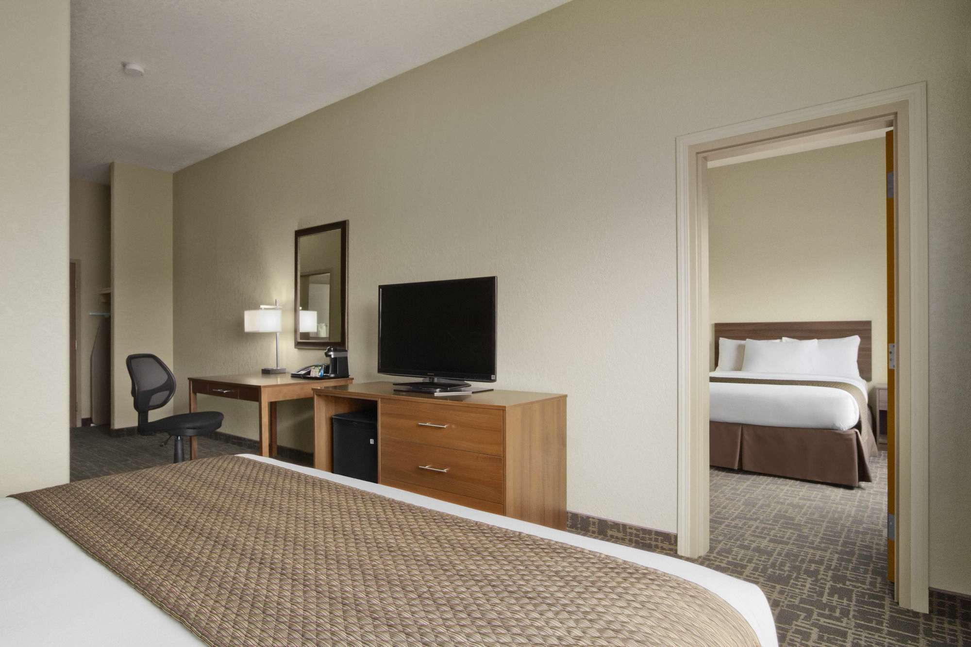 Days Inn & Suites By Wyndham יורקטון מראה חיצוני תמונה